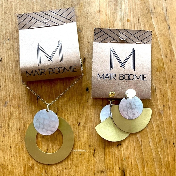 MATR Boomie Necklace & Earrings Set - Picture 4 of 4